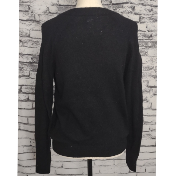 Holiday sweater - Picture 3 of 5